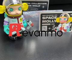 LITTLE PAINTER Pop Mart MEGA COLLECTION 100% SPACE MOLLY